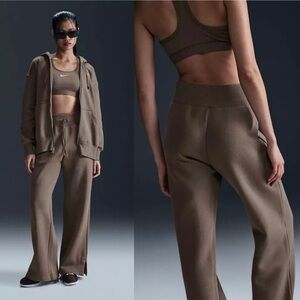 Nike Phoenix Fleece Pant | Size Medium